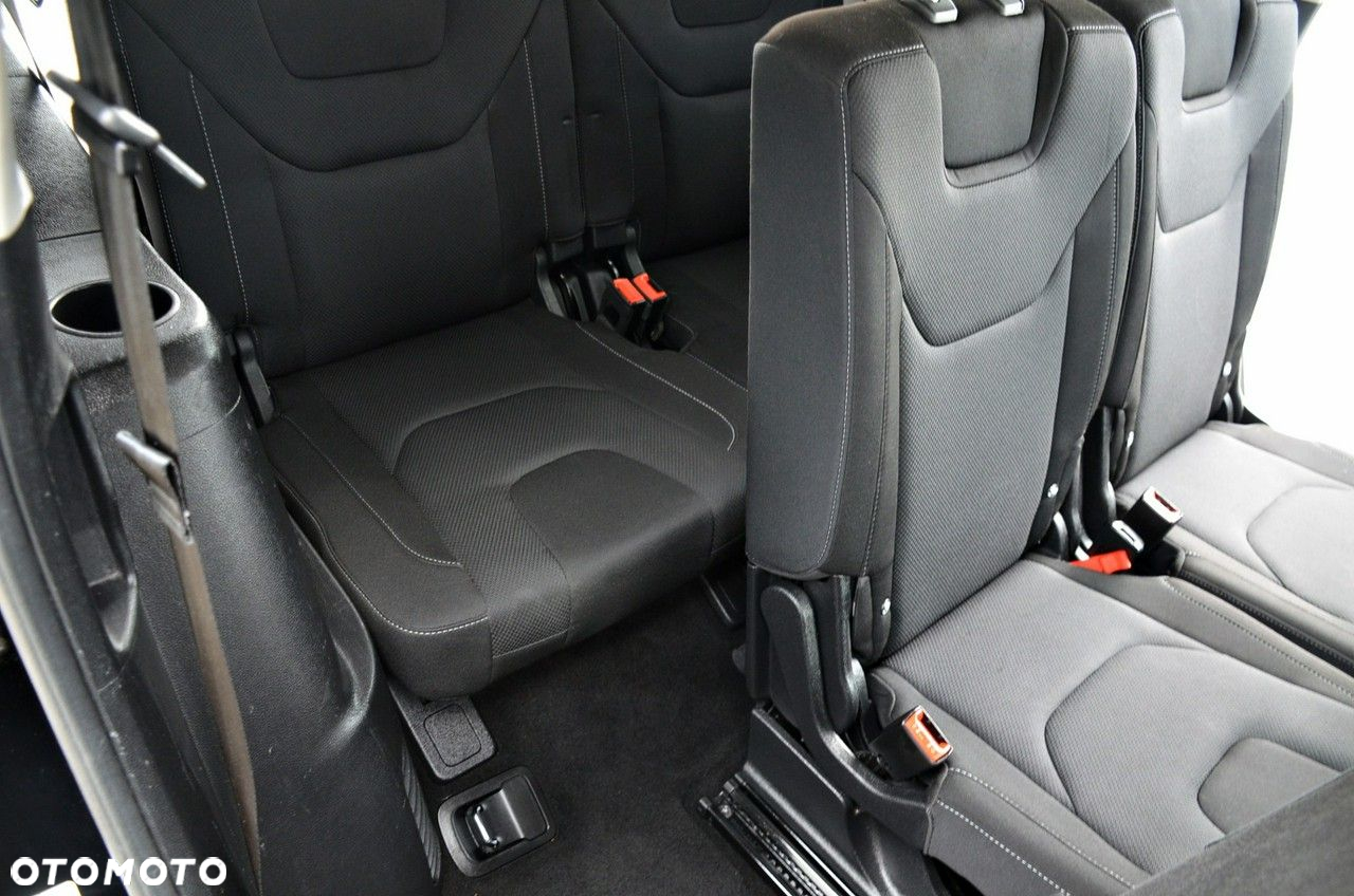 Ford S-Max - 19