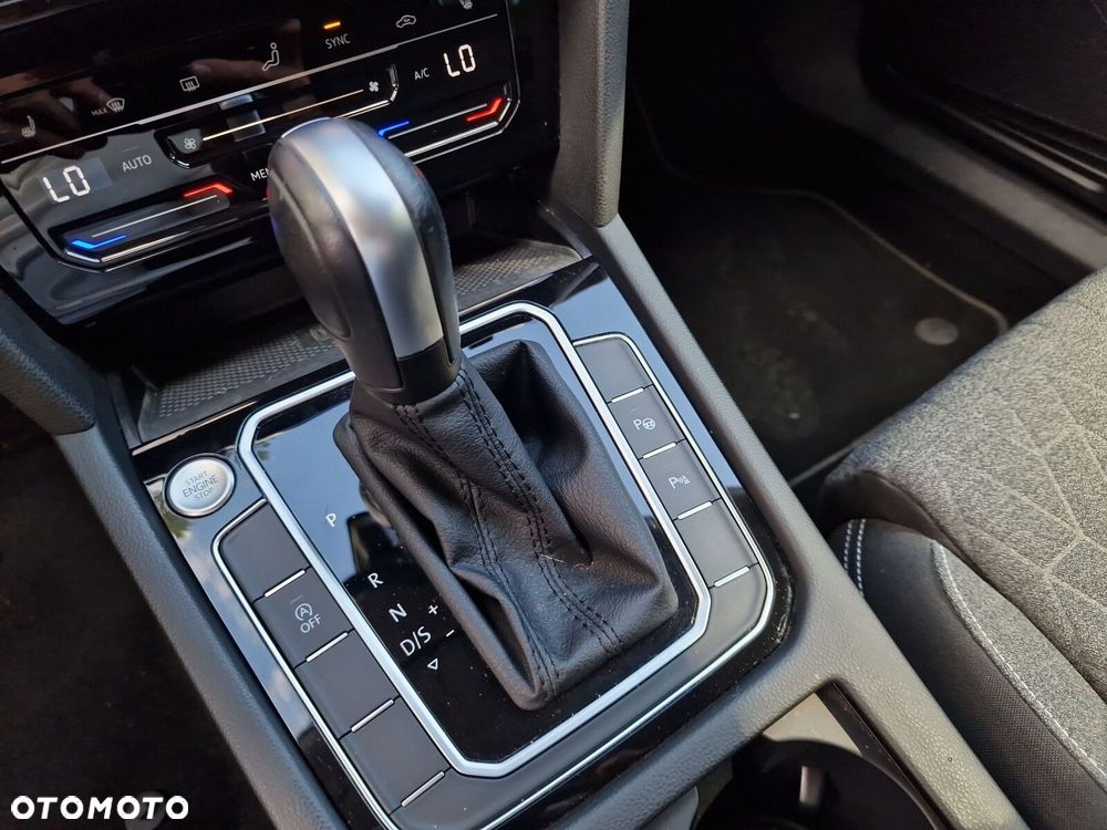Volkswagen Passat - 18