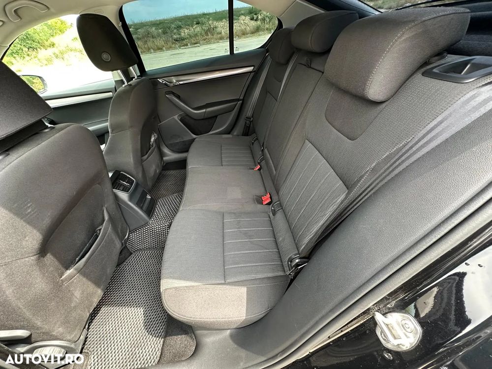 Skoda Octavia 2.0 TDI ELEGANCE DSG - 18