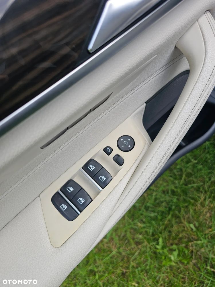 BMW Seria 5 540i xDrive M Sport sport - 24