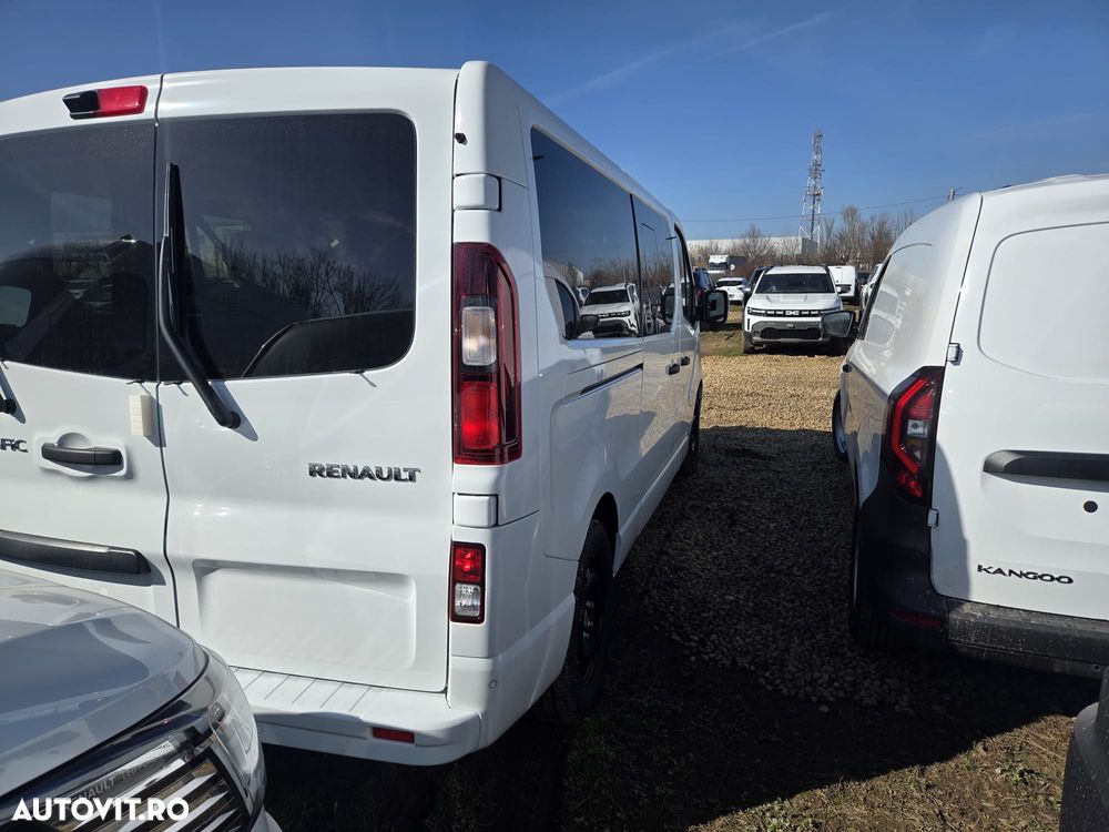 Renault Trafic 2.0 Blue dCi 110 S&S L2 8+1 Zen - 24
