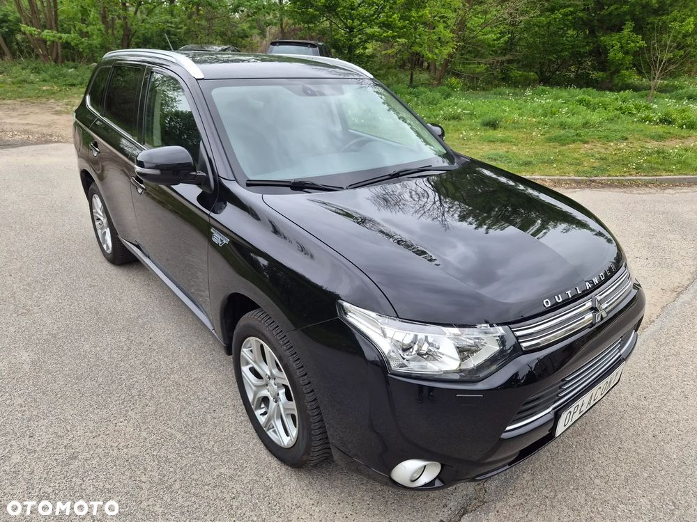 Mitsubishi Outlander 2.0 4WD Top - 13