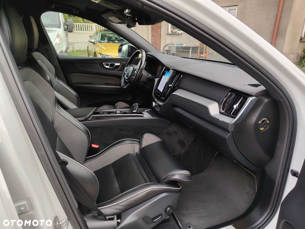 Volvo XC 60 B4 B R-Design - 27