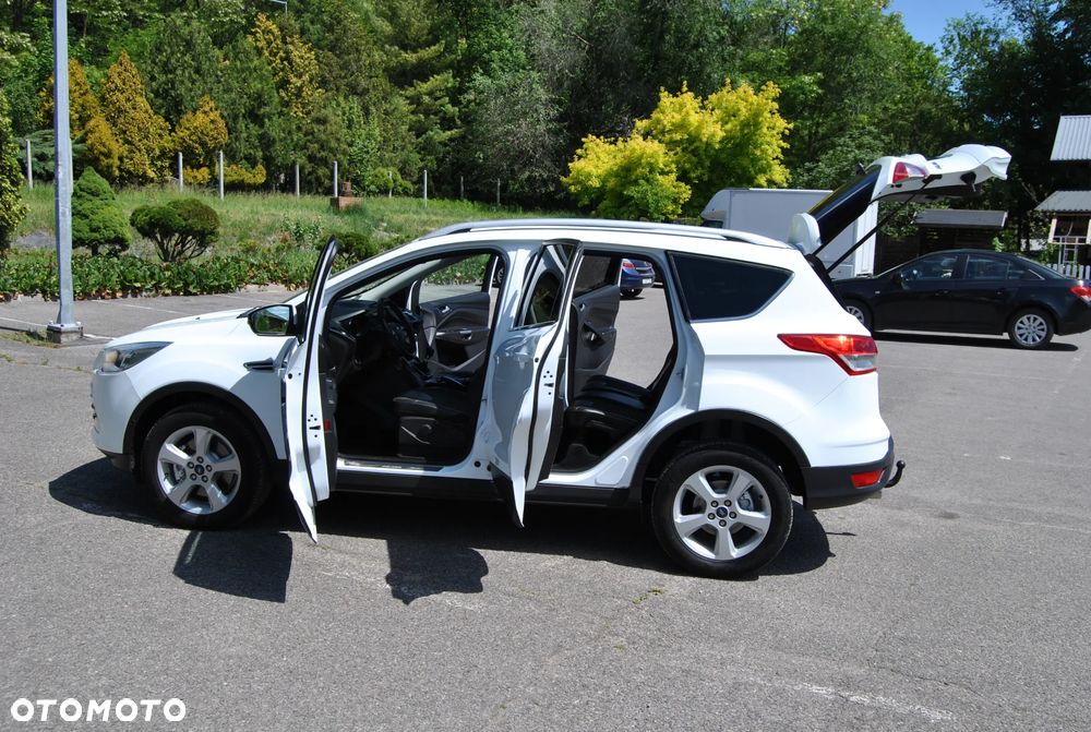Ford Kuga 2.0 TDCi 2x4 Titanium - 12