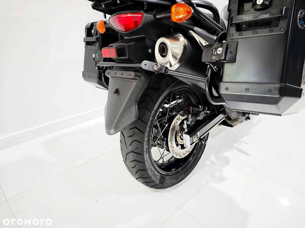 Suzuki V-STROM - 12