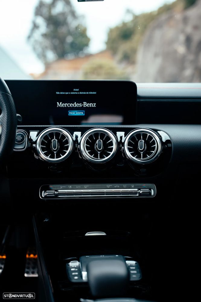 Mercedes-Benz CLA 250 e Shooting Brake AMG Line - 19