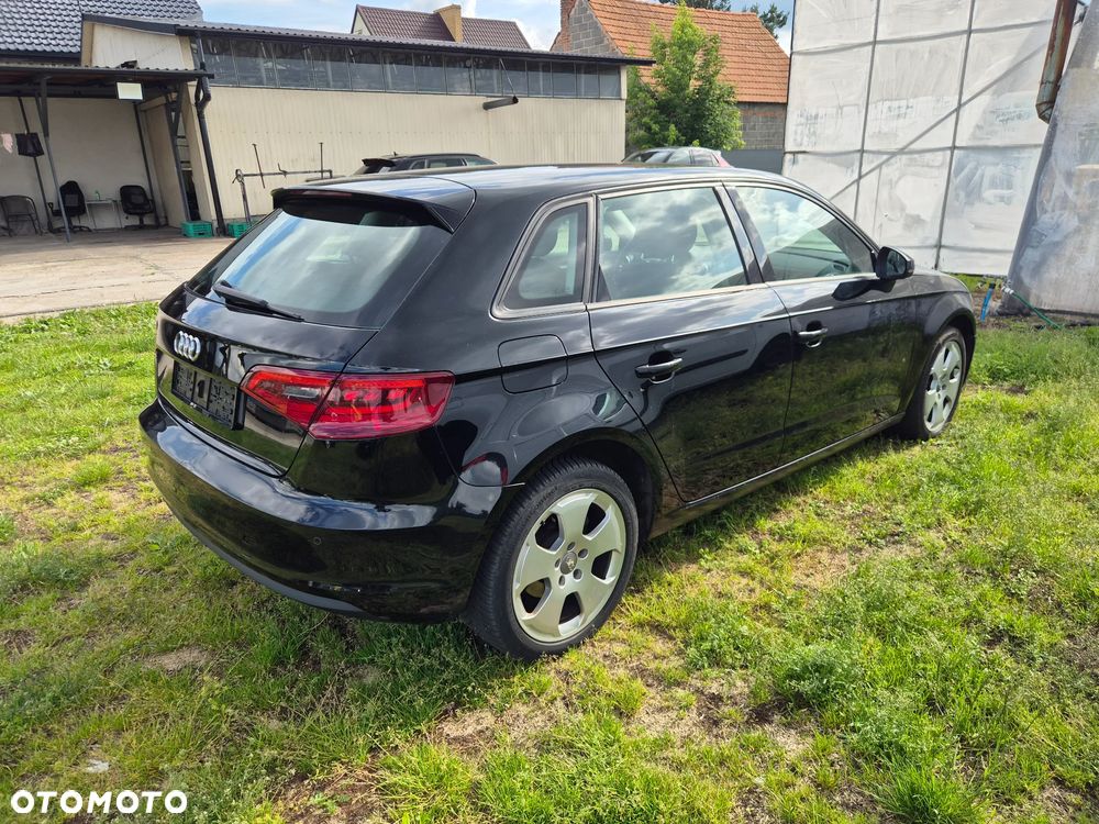 Audi A3 Sportback 1.6 TDI Attraction - 8