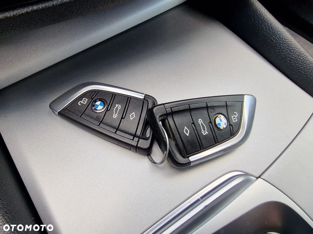 BMW Seria 5 518d - 40