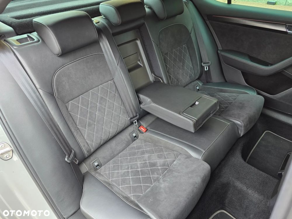 Skoda Superb 2.0 TDI SCR 4x4 Sportline DSG - 19