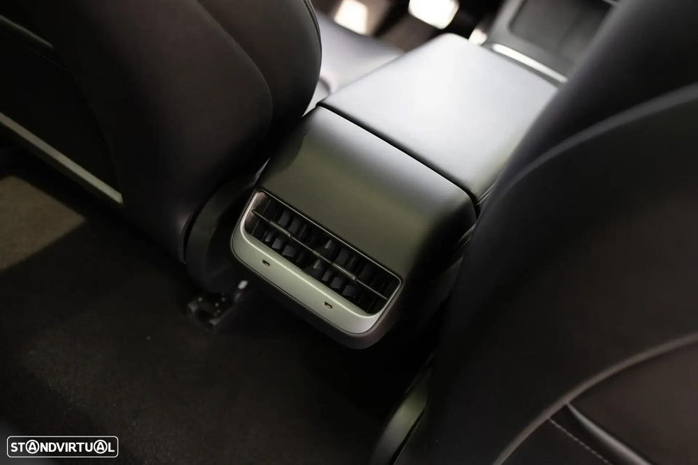 Tesla Model 3 - 28