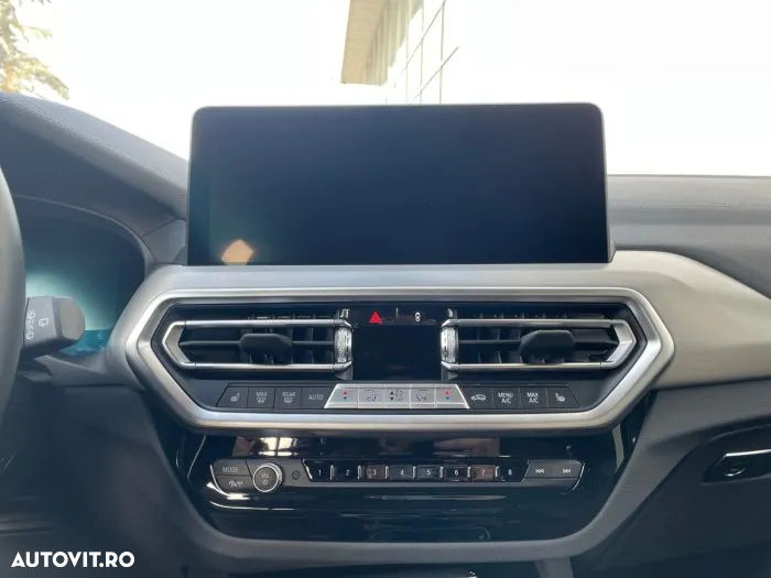 BMW iX3 - 11