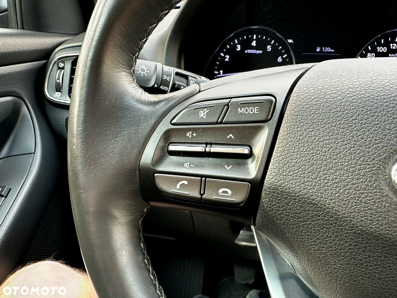 Hyundai i30 1.5 DPI Classic + - 28