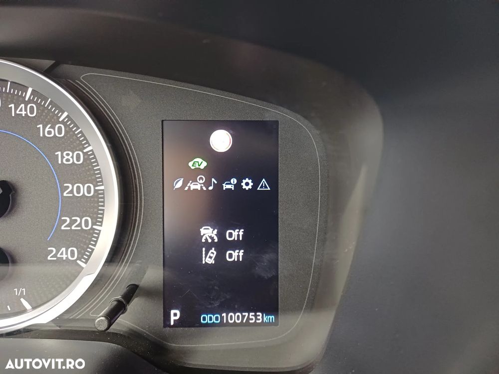 Toyota Corolla Sedan 1.8 HSD Dynamic - 13