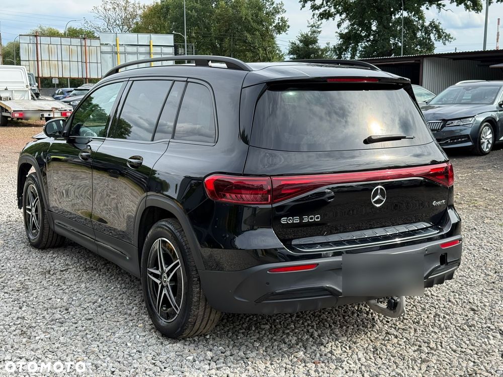 Mercedes-Benz EQB 300 4Matic AMG Line - 1