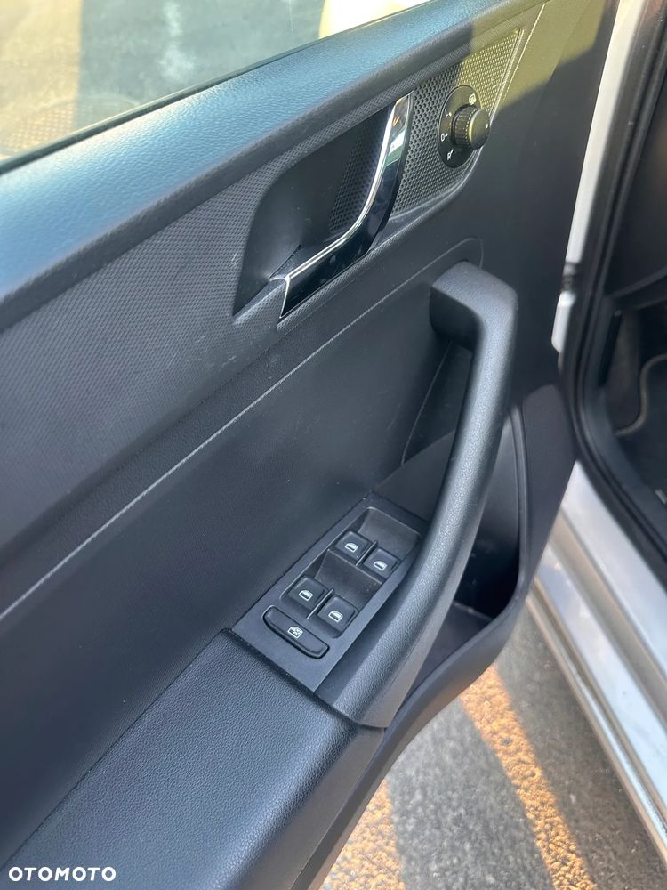 Skoda RAPID Spb 1.2 TSI Ambition - 9