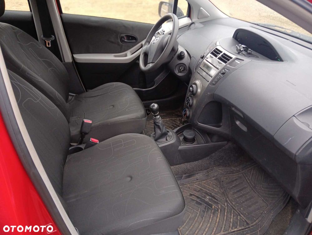 Toyota Yaris - 7