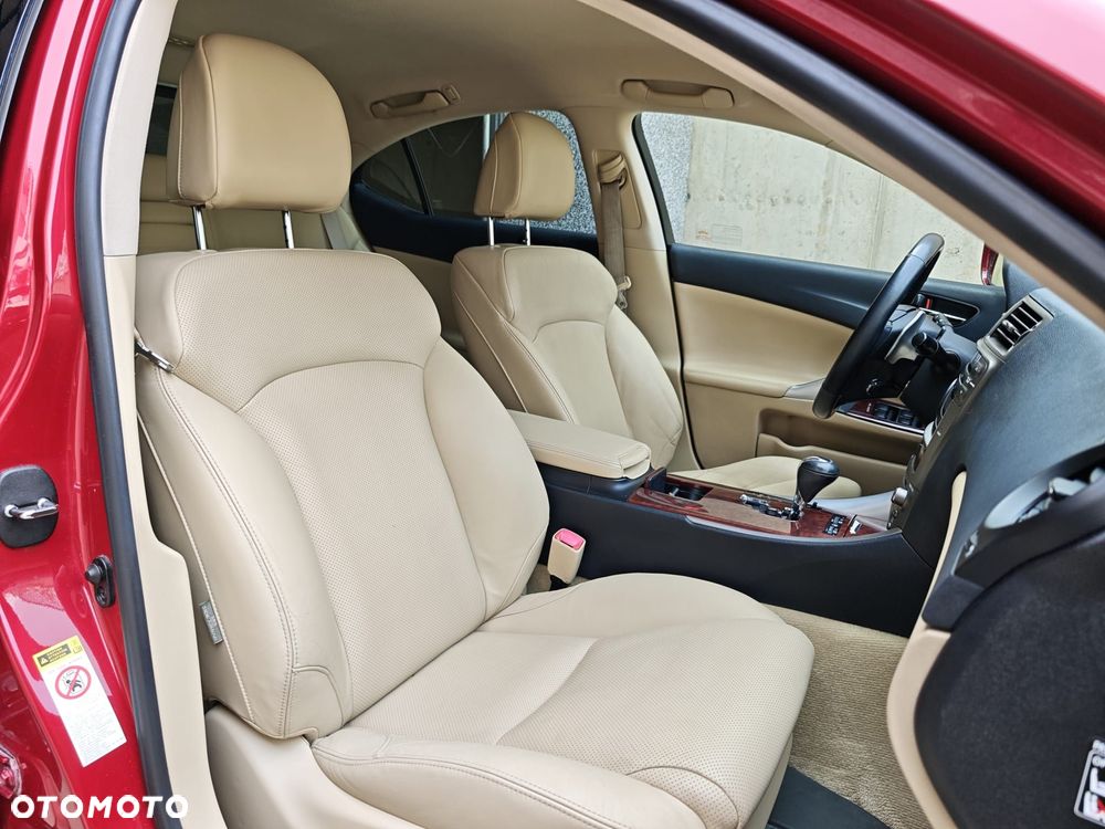 Lexus IS 250 Prestige - 30