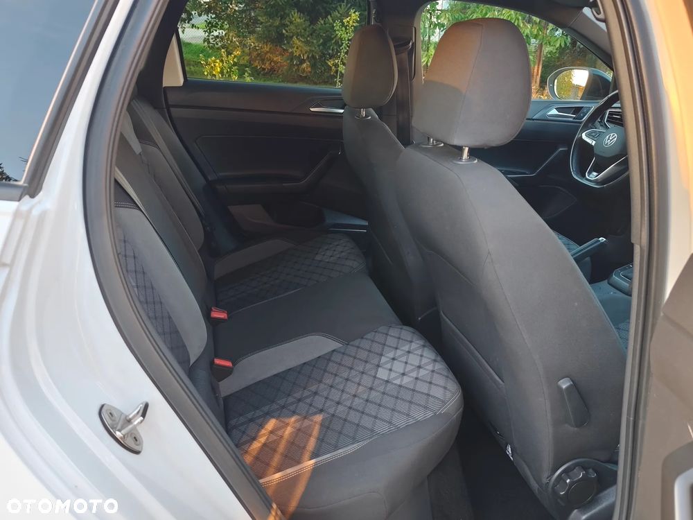 Volkswagen Taigo 1.5 TSI OPF DSG R-Line - 23