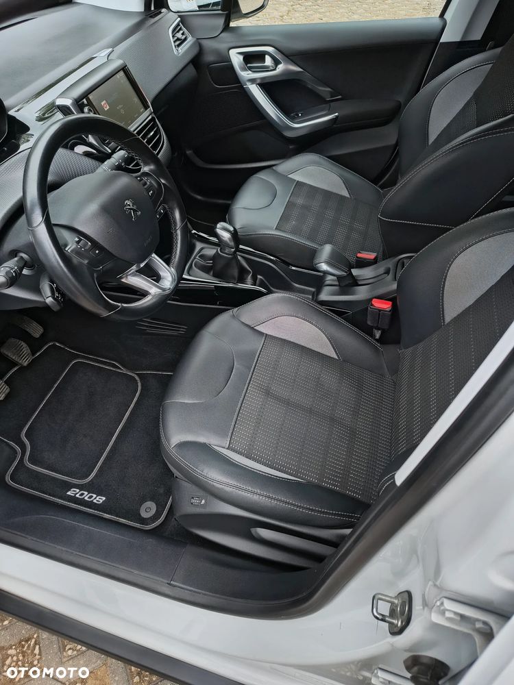 Peugeot 2008 PureTech 82 Urban Move - 9