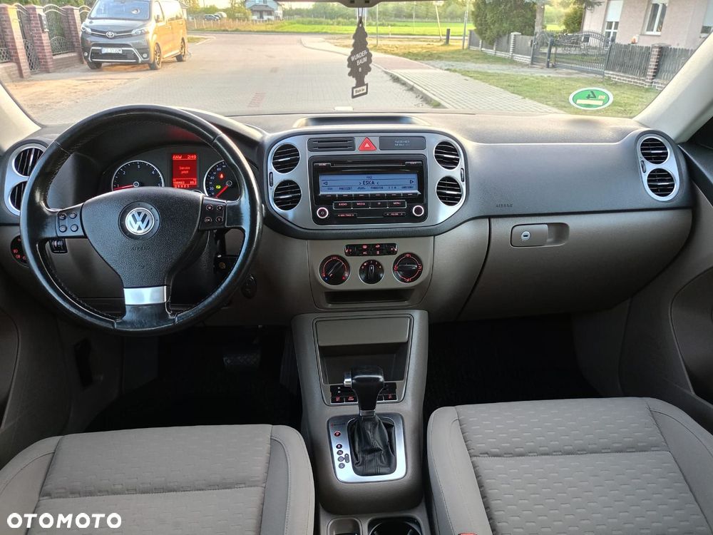 Volkswagen Tiguan - 10