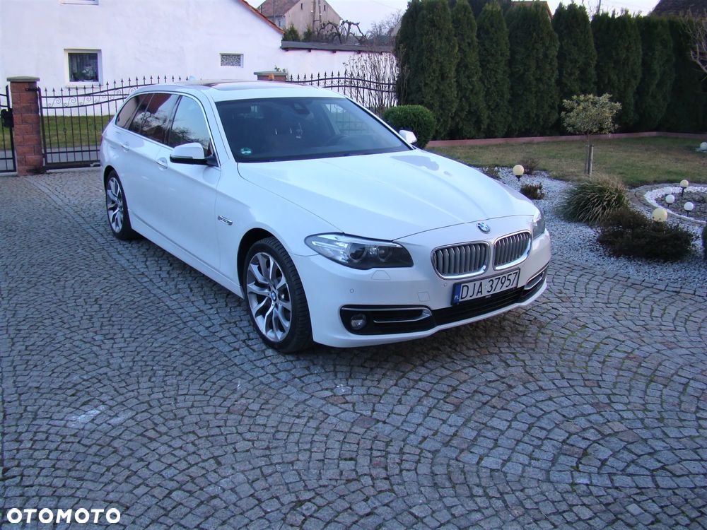 BMW Seria 5 525d xDrive Sport-Aut Modern Line - 2