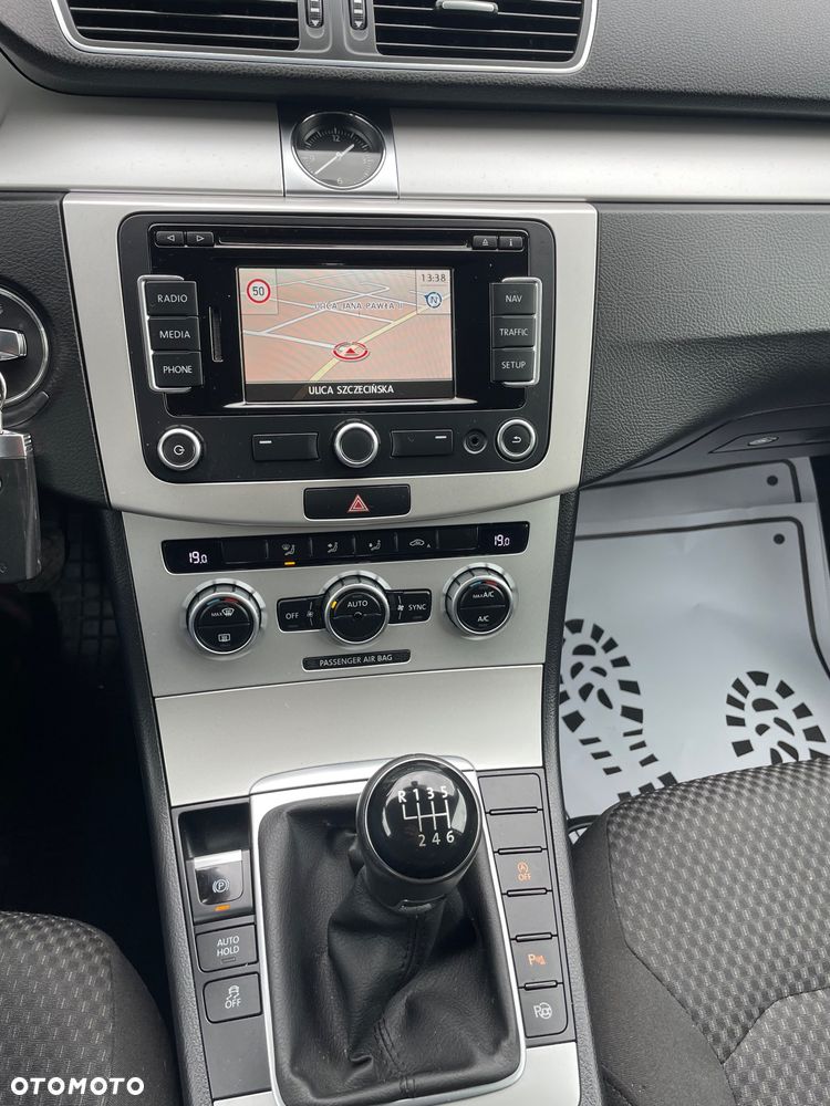 Volkswagen Passat Variant 1.6 TDI BlueMotion - 8