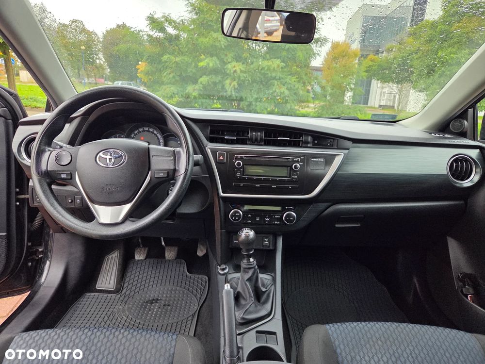 Toyota Auris 1.4 D-4D 2010 - 10