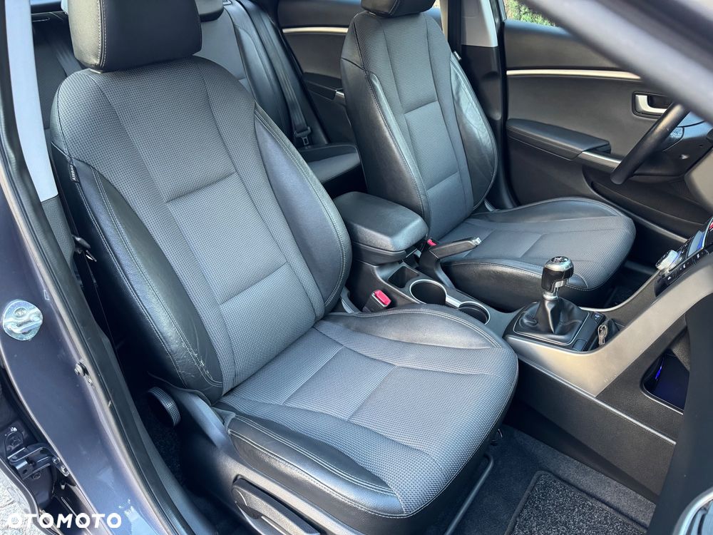 Hyundai i30 blue 1.6 GDI Style - 23
