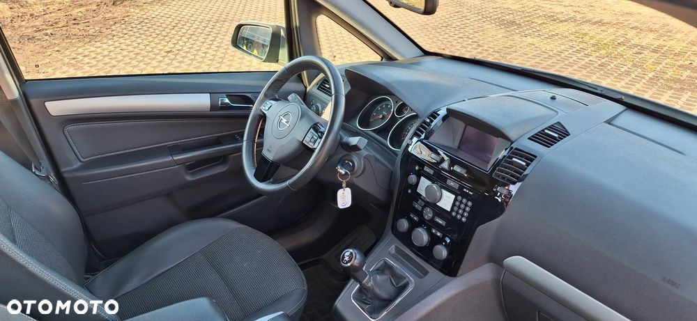 Opel Zafira 1.8 Cosmo - 16