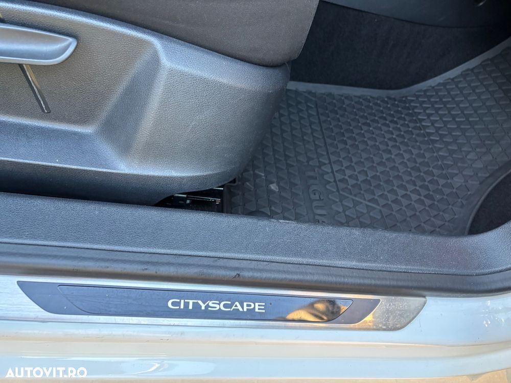 Volkswagen Tiguan - 16