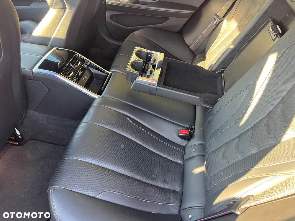 BMW Seria 8 - 19