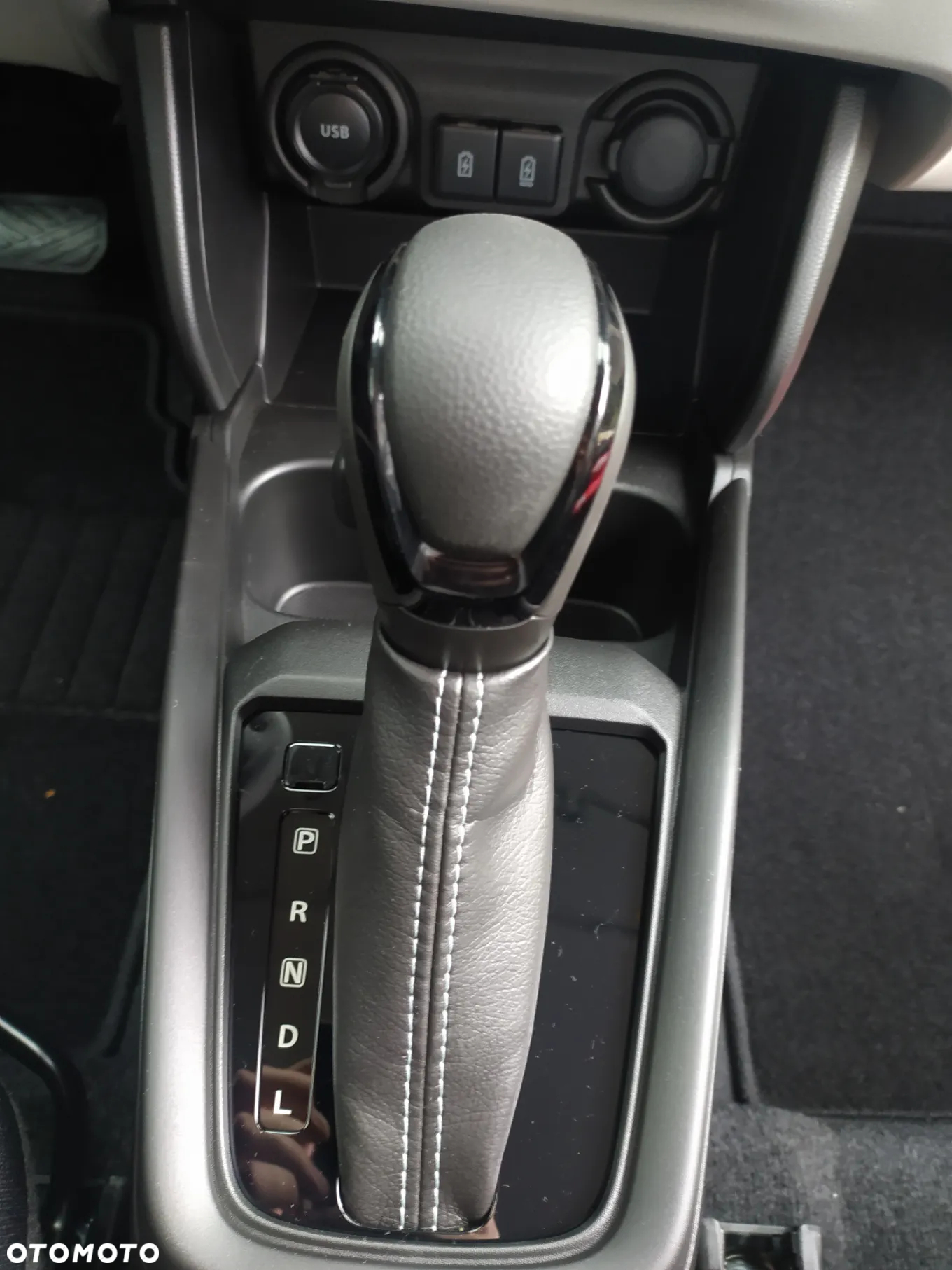 Suzuki Swift 1.2 Dualjet SHVS Premium Plus CVT - 32