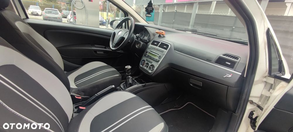 Fiat Grande Punto 1.4 8V - 23