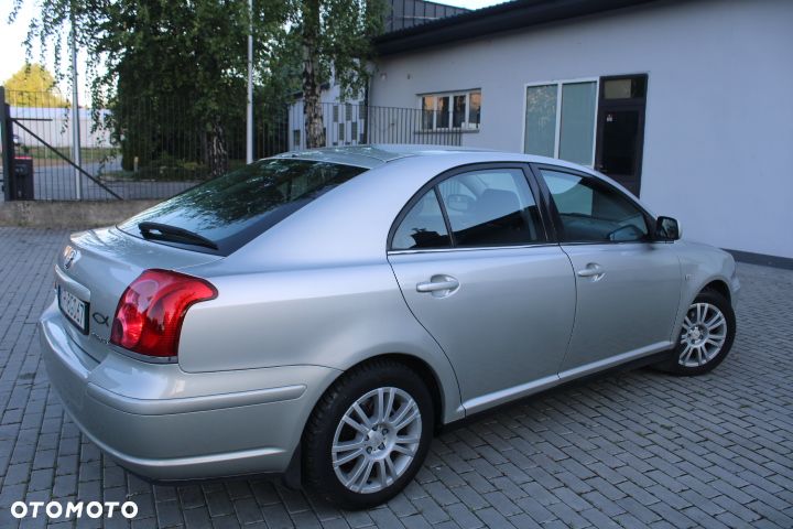 Toyota Avensis 1.8 VVT-i Luna - 21