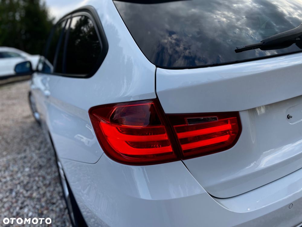 BMW Seria 3 318d DPF Edition Sport - 36