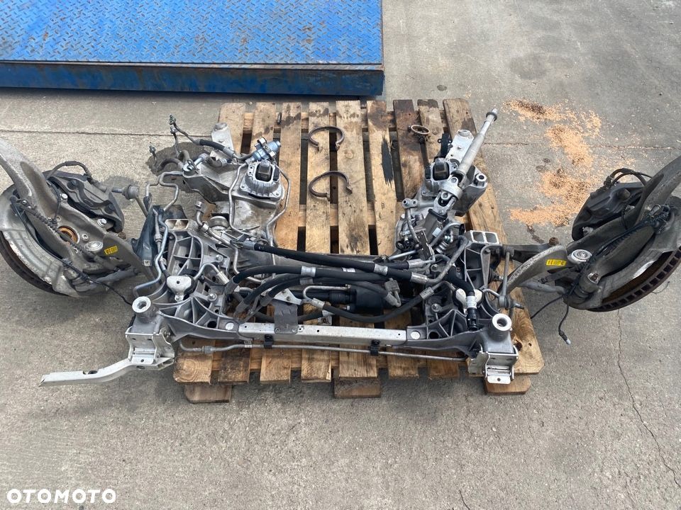 BMW F10 F11 550i 4,4 XDrive 10r zawieszenie P / L - 1