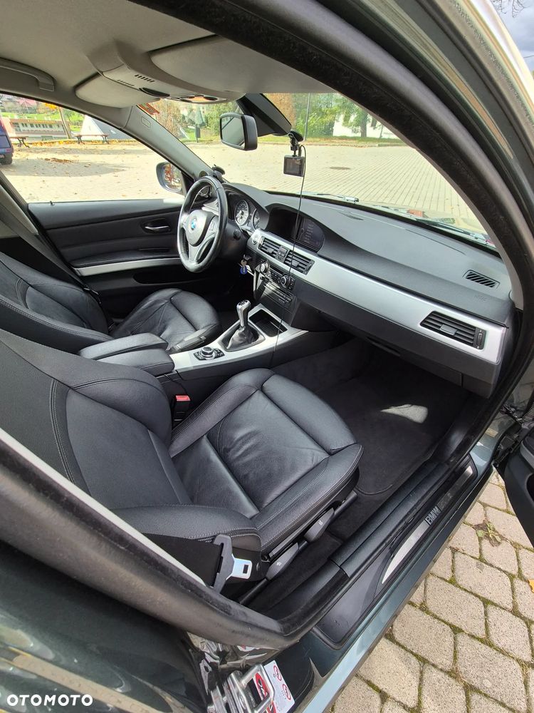 BMW Seria 3 325d - 4
