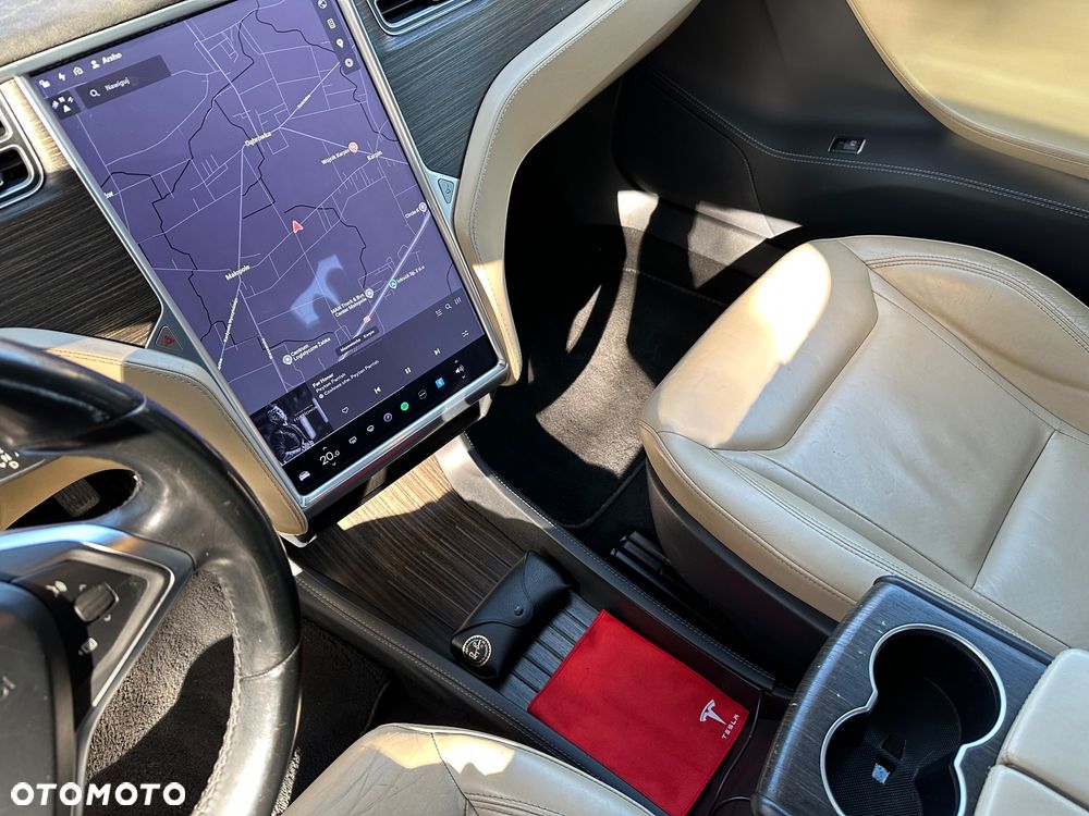 Tesla Model S Performance - 14