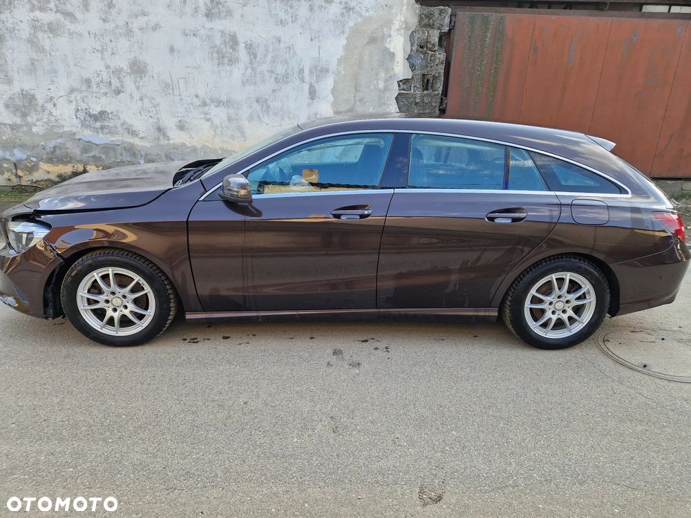 Mercedes-Benz CLA 220 4Matic 7G-DCT UrbanStyle Edition - 14