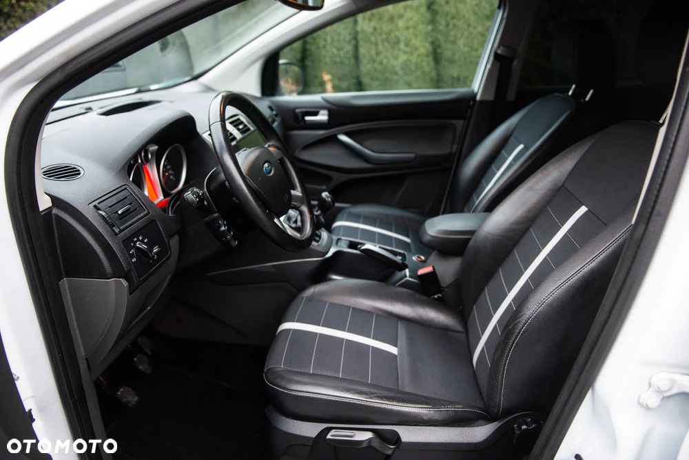 Ford Kuga 2.0 TDCi 4x4 Titanium - 18