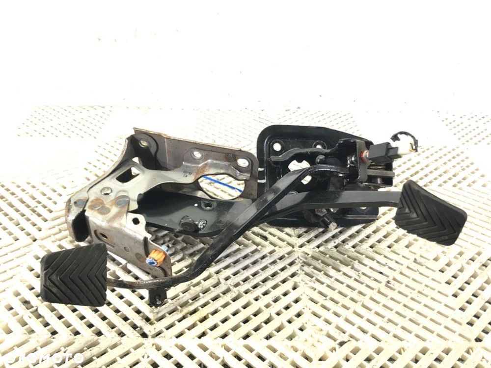 PEDAŁY MANUAL  MITSUBISHI ASX (GA_W_) 2009 - 2022 1.8 DI-D 110 kW [150 KM] olej napędowy 2010 - - 1