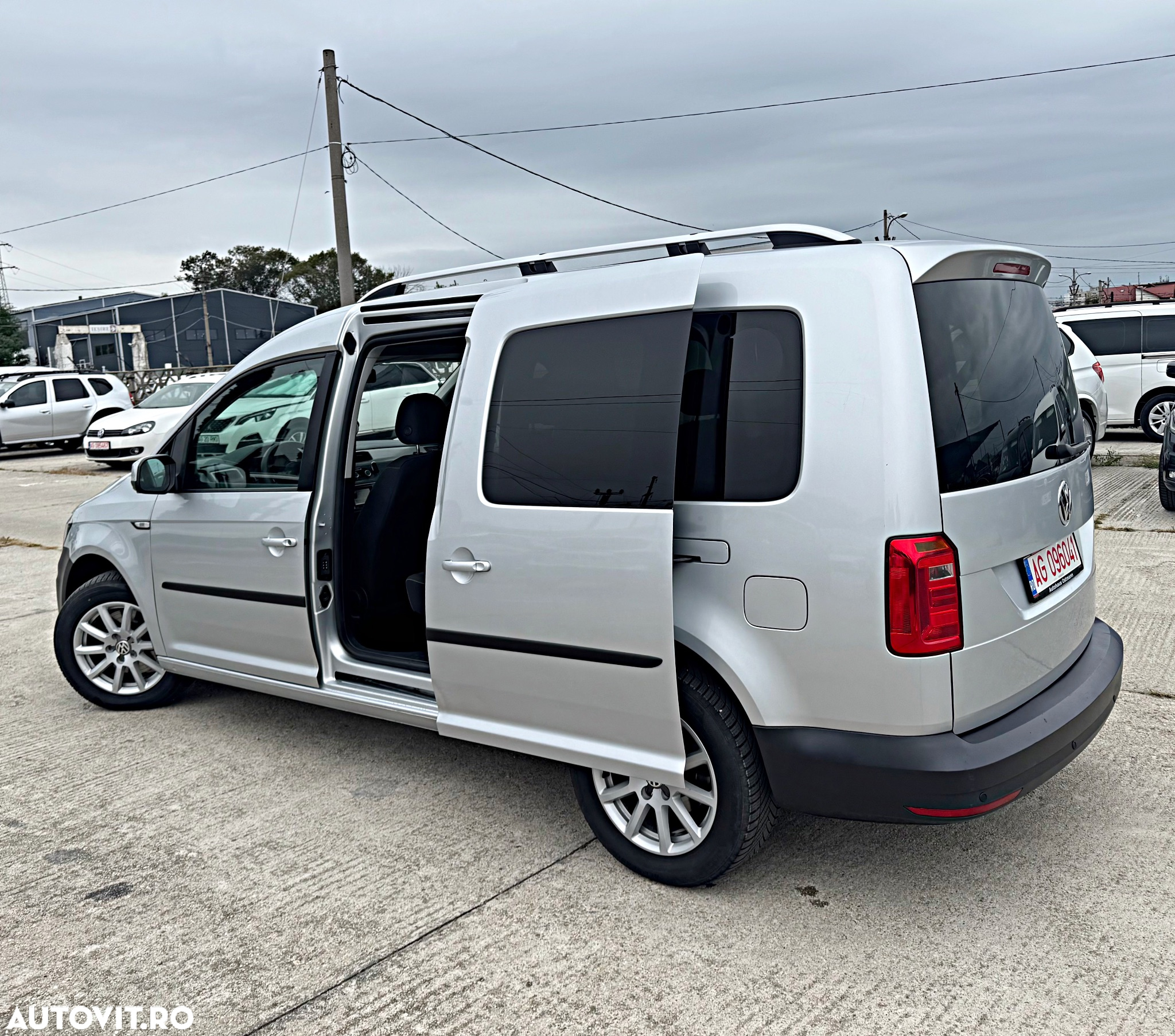 Volkswagen Caddy 2.0 TDI (7-Si.) Maxi Comfortline - 12