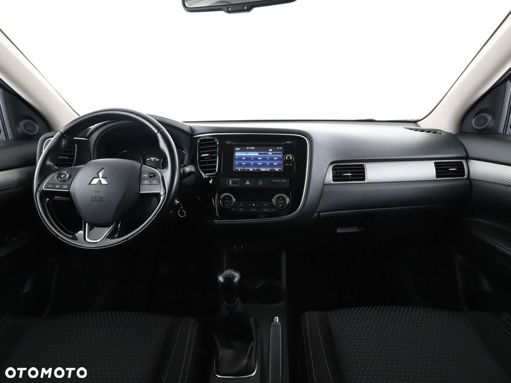 Mitsubishi Outlander 2.0 2WD SUV-Star - 16
