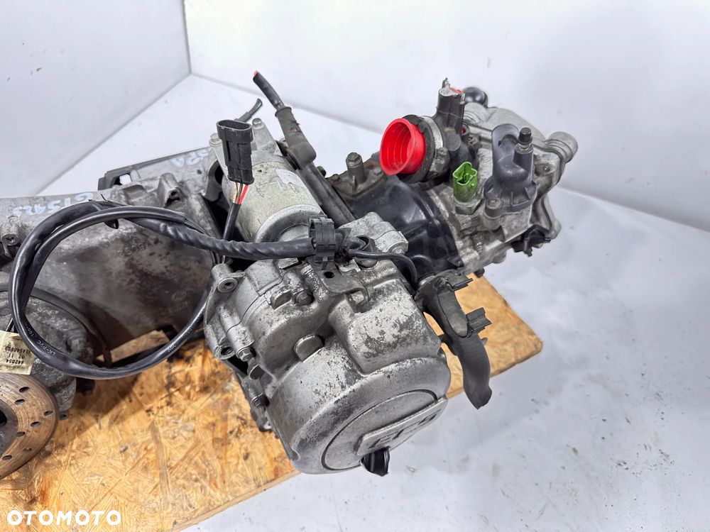 Silnik Piaggio Vespa GTS 125 - 2