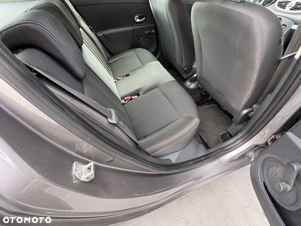 Renault Clio 1.2 16V TCE Alize - 8