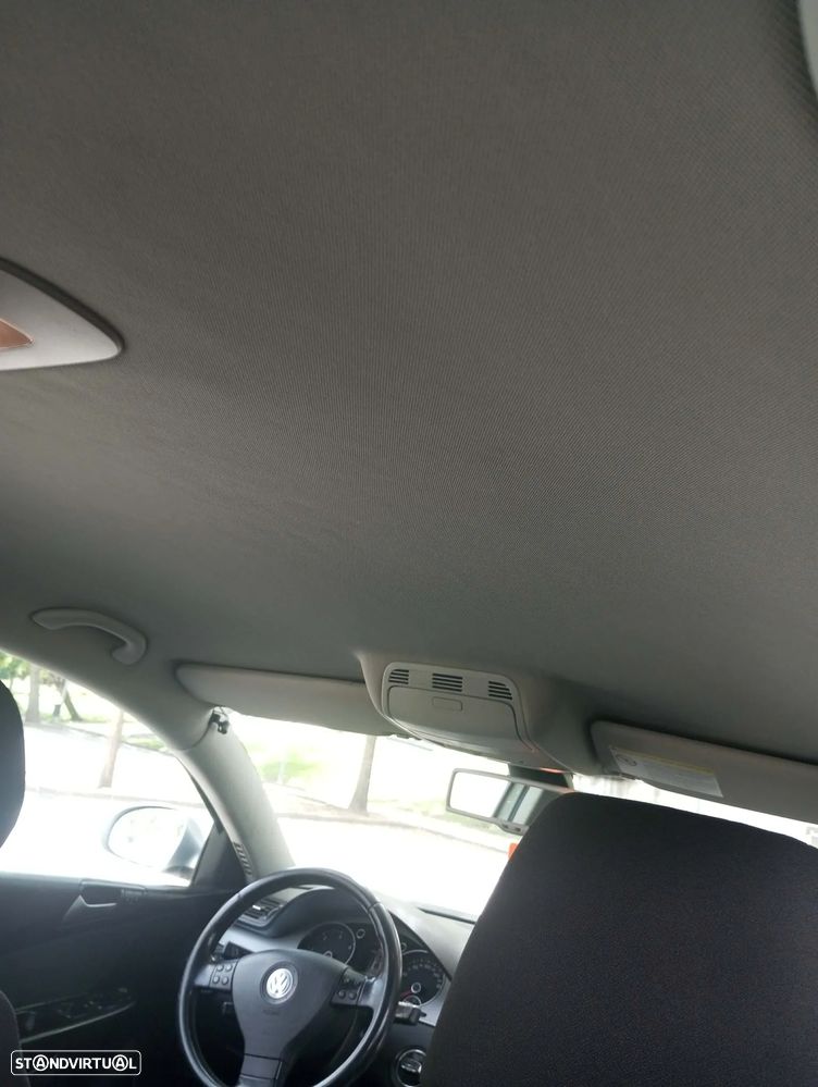 VW Passat 2.0 TDI Trendline BlueMotion - 5