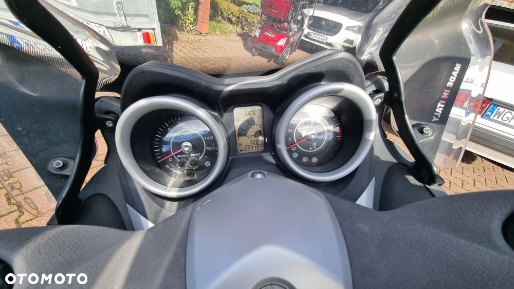 Yamaha X-max - 4