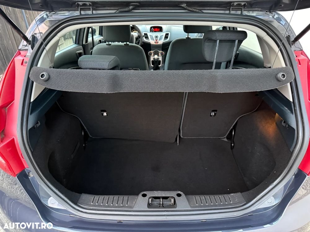 Ford Fiesta 1.6 TDCI Champions Edition - 9