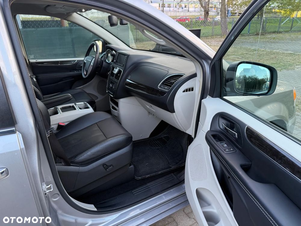 Chrysler Town & Country 3.6 Touring - 8