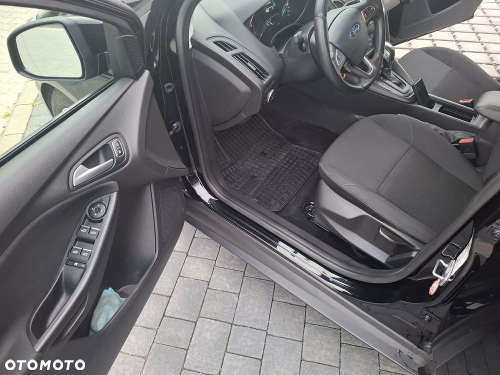 Ford Focus 1.5 TDCi SYNC Edition PowerShift - 18